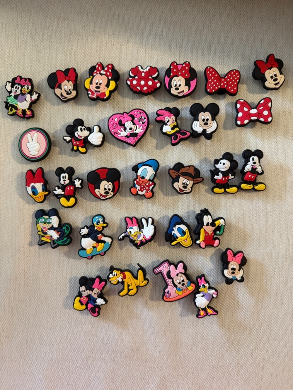 30 Piece assorted Minnie and friends shoe charms , perfect for Crocs . New In ba